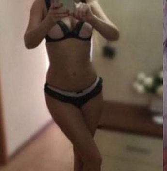 Я добрая, мечтательная и сногсшибательная индивидуалочка, готовая подарить тебе незабываемые моменты наслаждения. Буду твоей фантазией, игривой леди и страстной любовницей. Оказываю широкий спектр эксклюзивных услуг, чтобы порадовать тебя: классический секс, оральные ласки, эротический массаж и многое другое. У меня есть вкусные отзывы и свежие фото, которые лишний раз подчеркивают мою неповторимость. Живу в Москве и готова встретиться с тобой в уютной обстановке или приехать к тебе. 💋😘 5092, 21 год